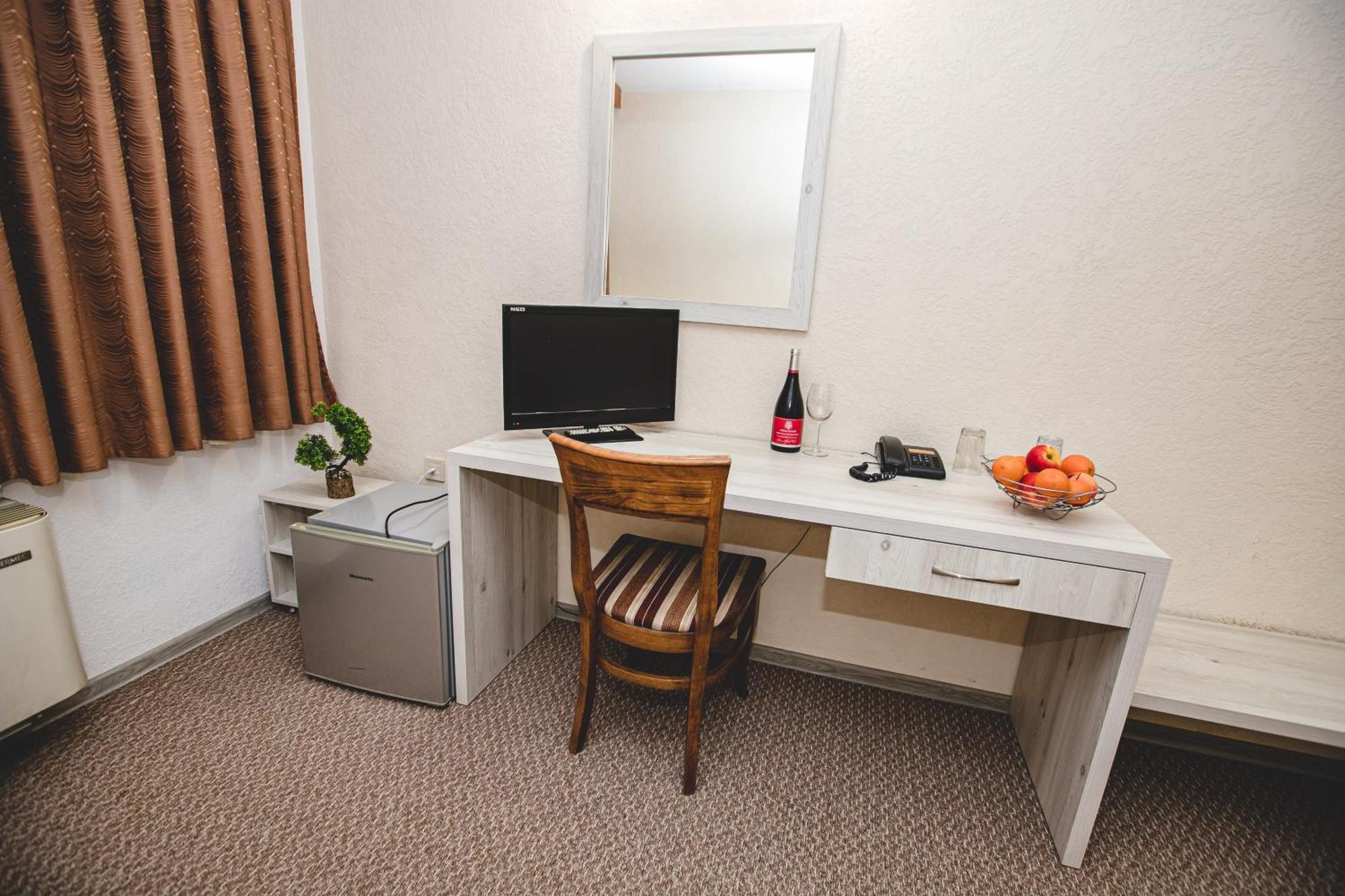 Rodopi Hotel Haskovo Extérieur photo