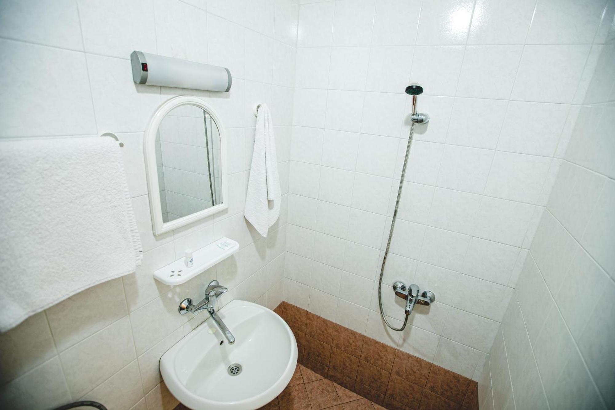 Rodopi Hotel Haskovo Extérieur photo