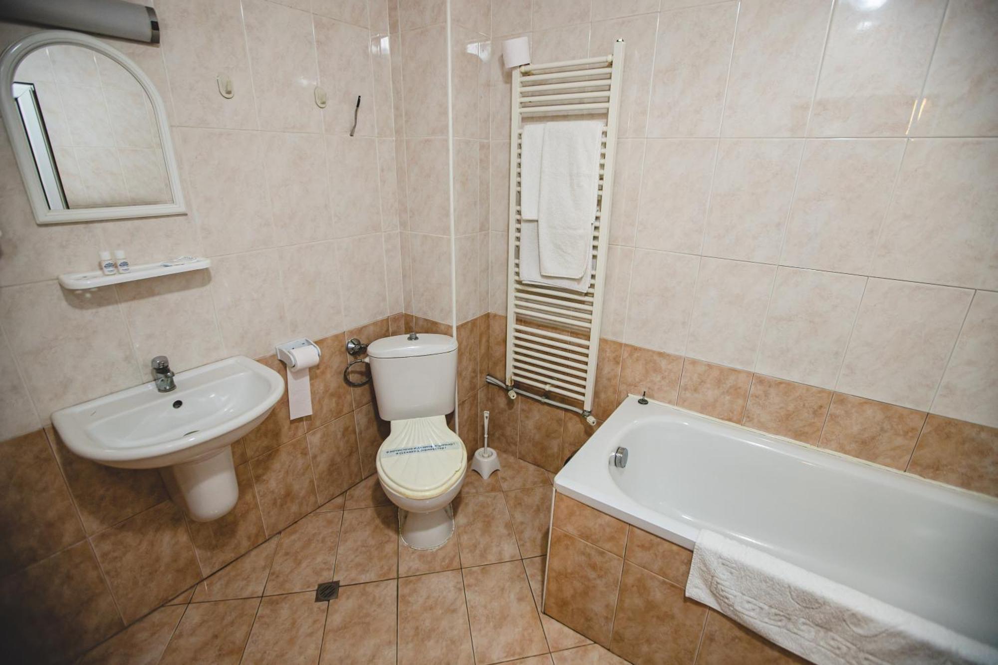 Rodopi Hotel Haskovo Extérieur photo