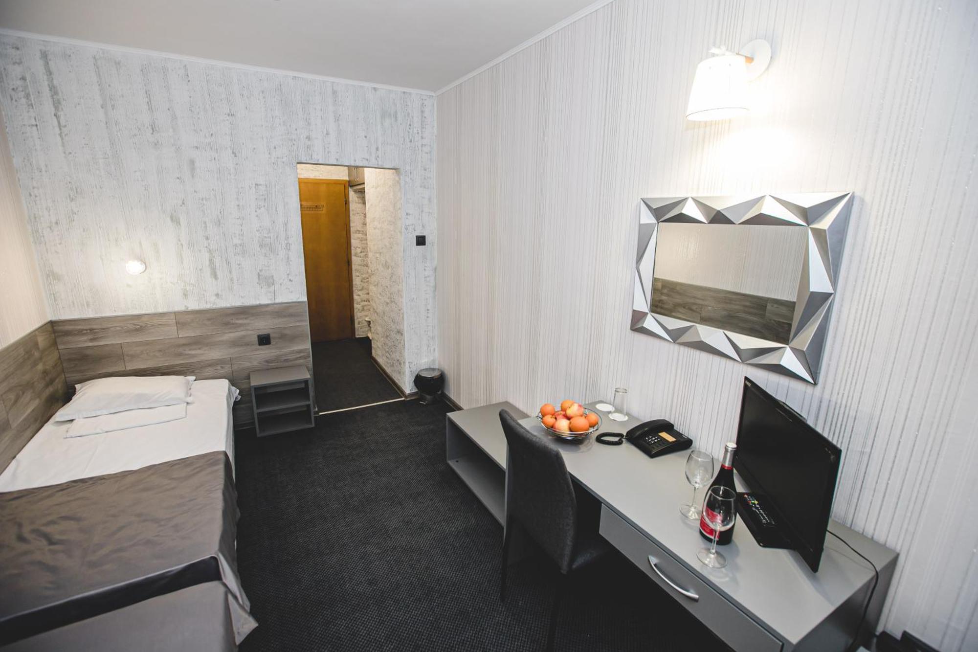 Rodopi Hotel Haskovo Extérieur photo