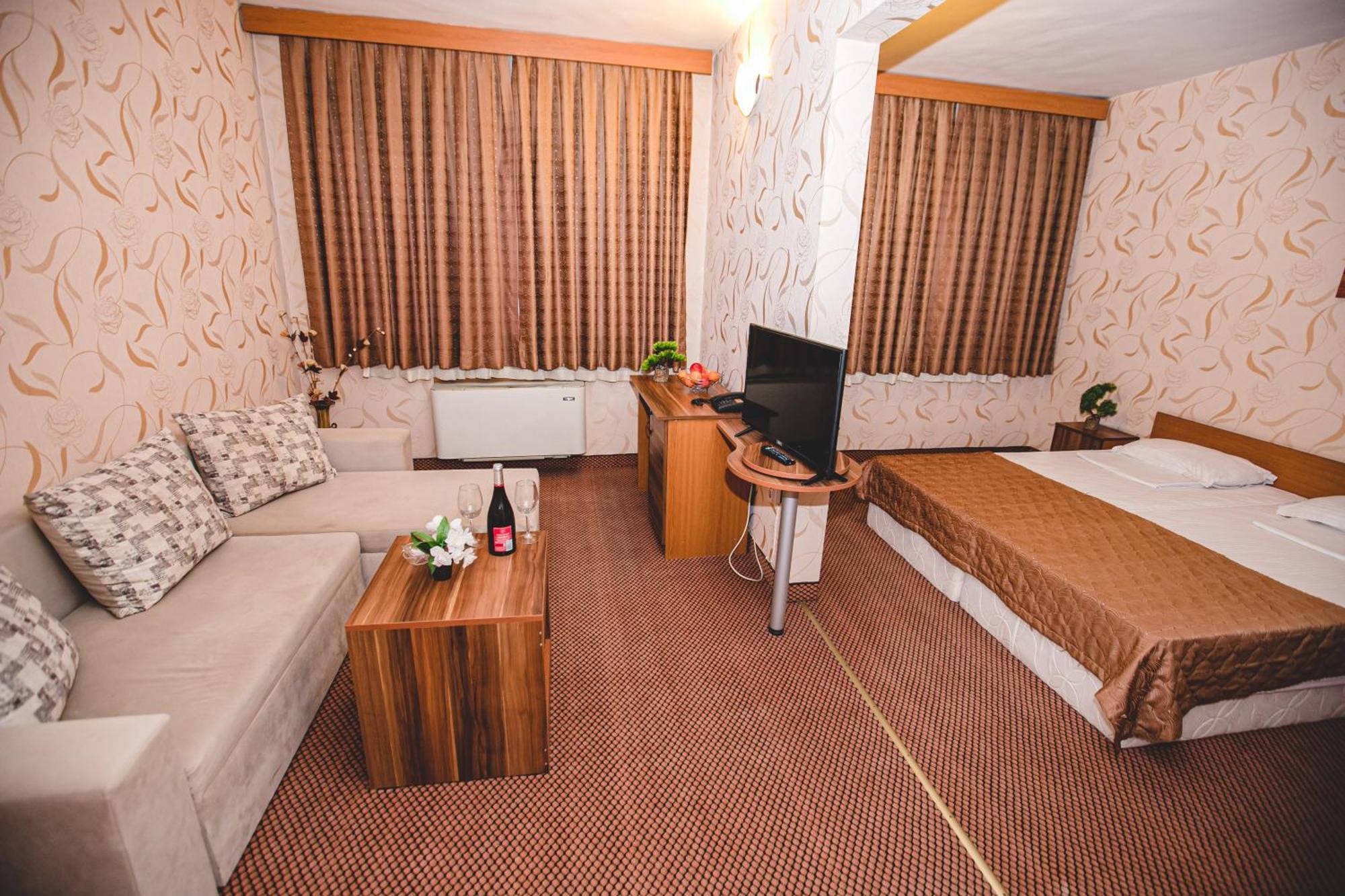 Rodopi Hotel Haskovo Extérieur photo