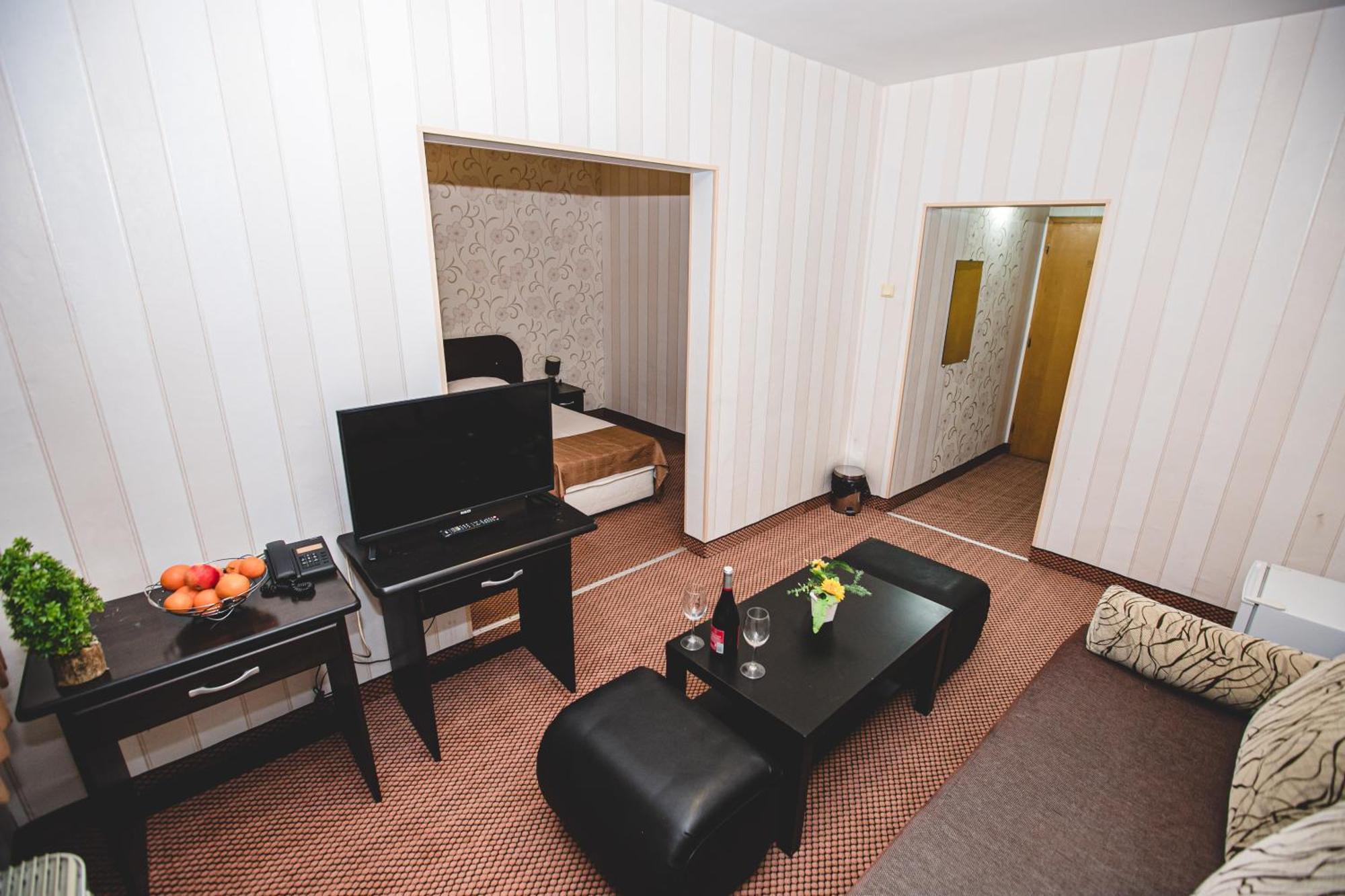 Rodopi Hotel Haskovo Extérieur photo