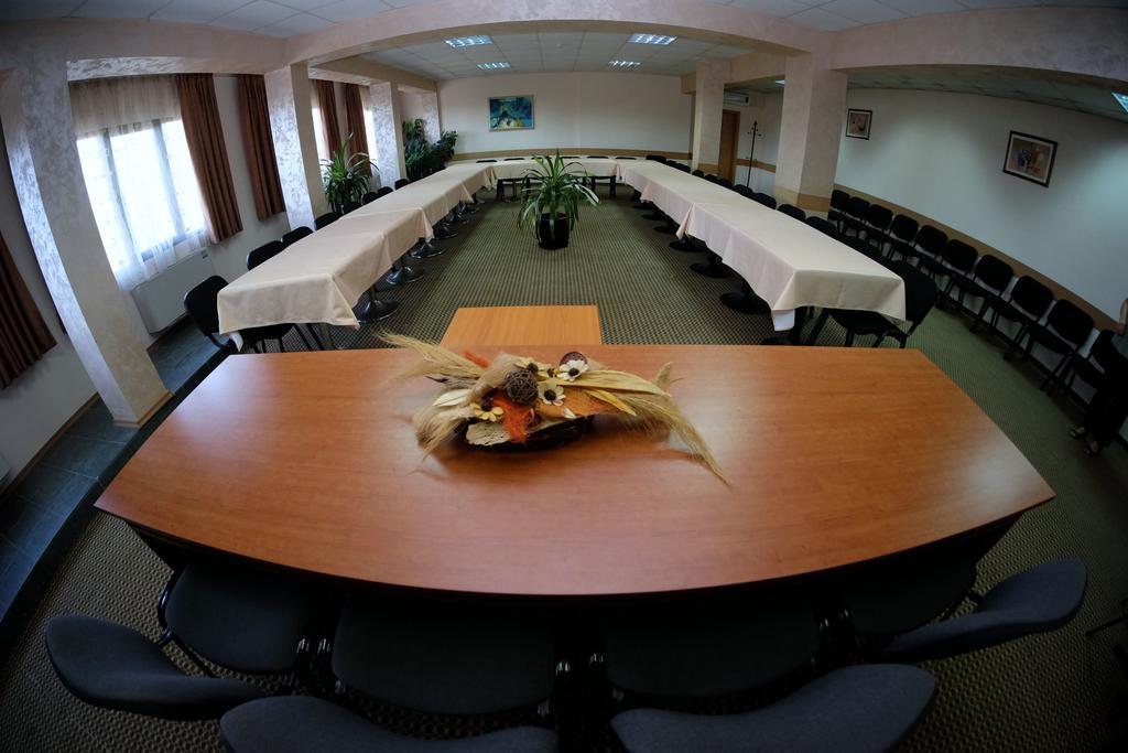 Rodopi Hotel Haskovo Extérieur photo