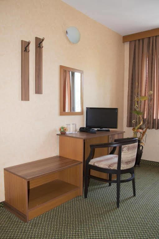 Rodopi Hotel Haskovo Extérieur photo