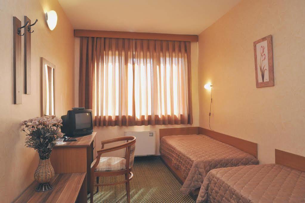 Rodopi Hotel Haskovo Extérieur photo