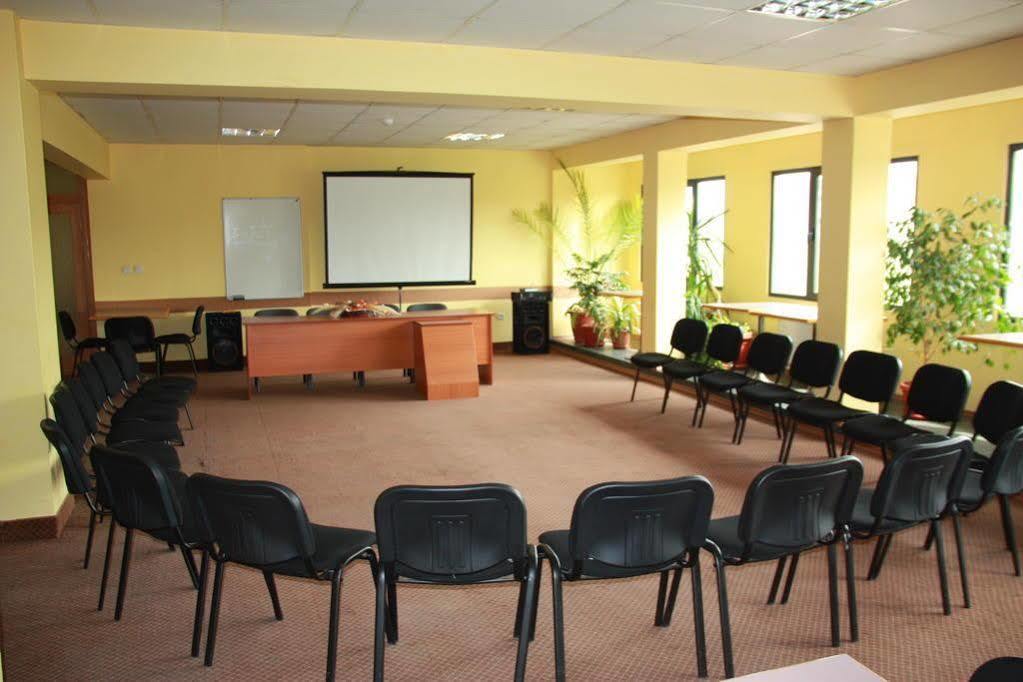Rodopi Hotel Haskovo Extérieur photo