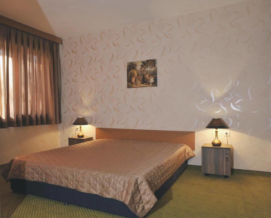 Rodopi Hotel Haskovo Extérieur photo