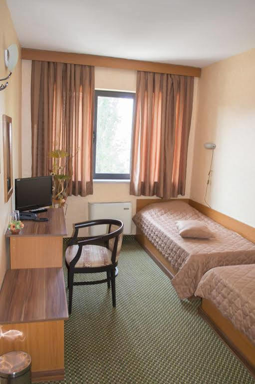 Rodopi Hotel Haskovo Extérieur photo