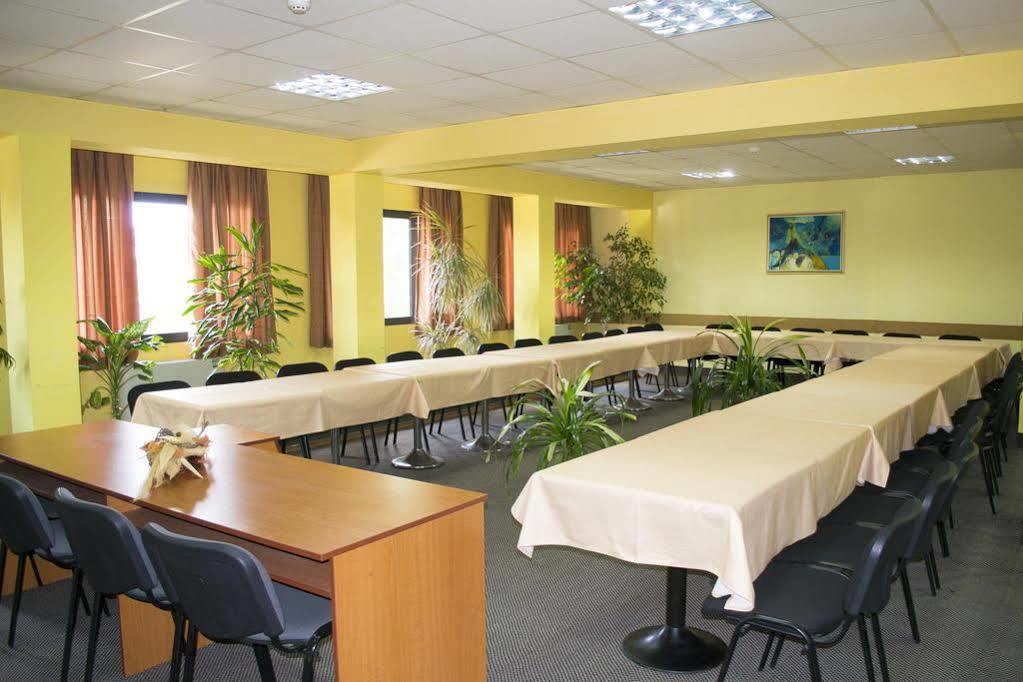 Rodopi Hotel Haskovo Extérieur photo